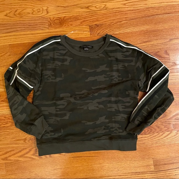 Sanctuary x Anthropologie camouflage sweatshirt with stripes down sleeves - Picture 1 of 5